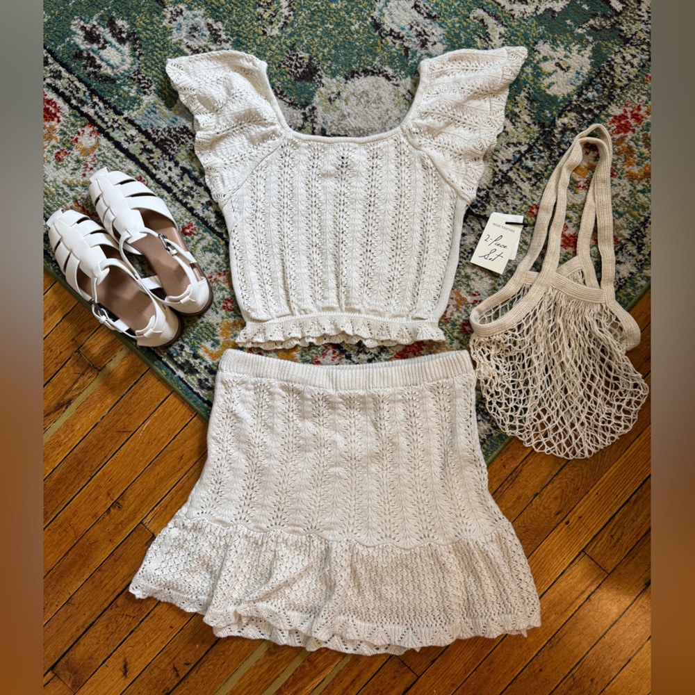 Two-piece set: Cream lace crochet set
